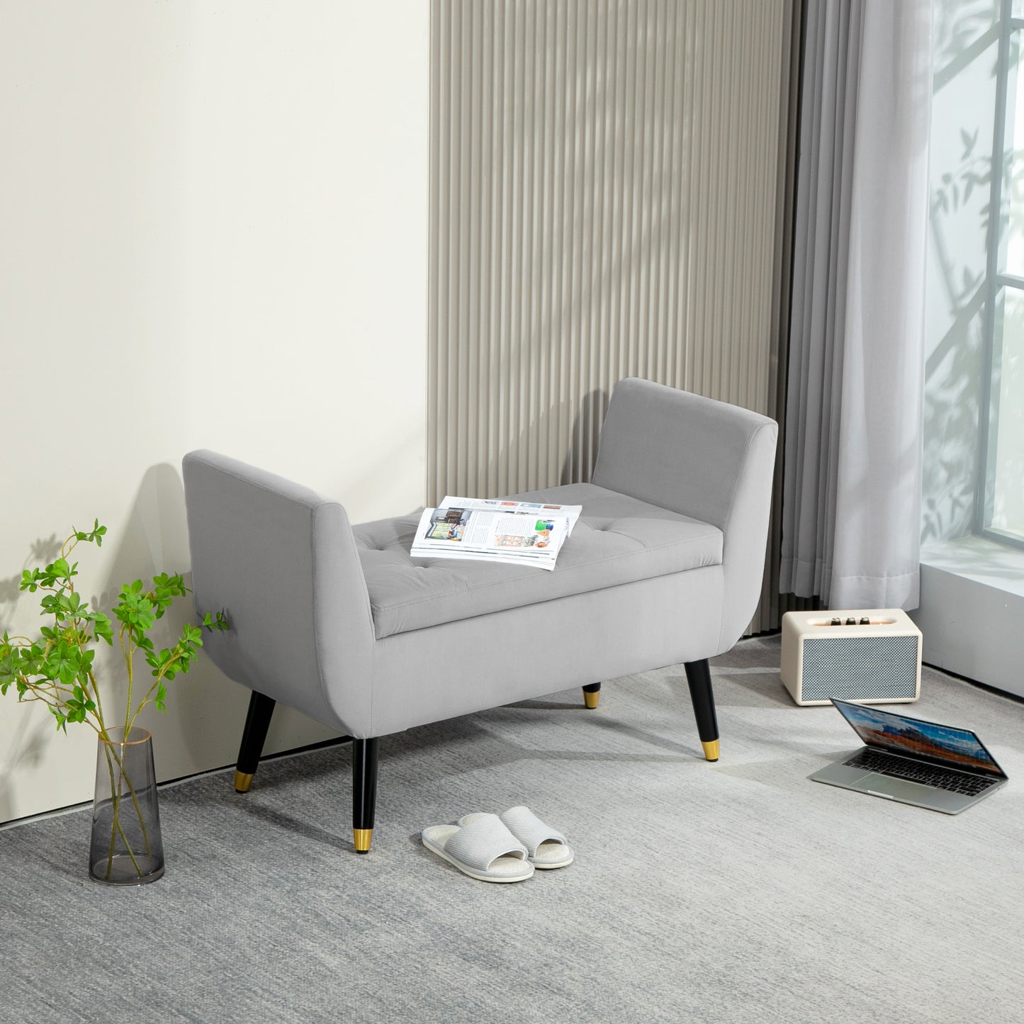 HOMCOM Sitzbank mit Stauraum und Armlehnen, Truhenbank, samtartiges Polyester, Kautschukholz, Hellgrau, 107 x 42 x 65 cm