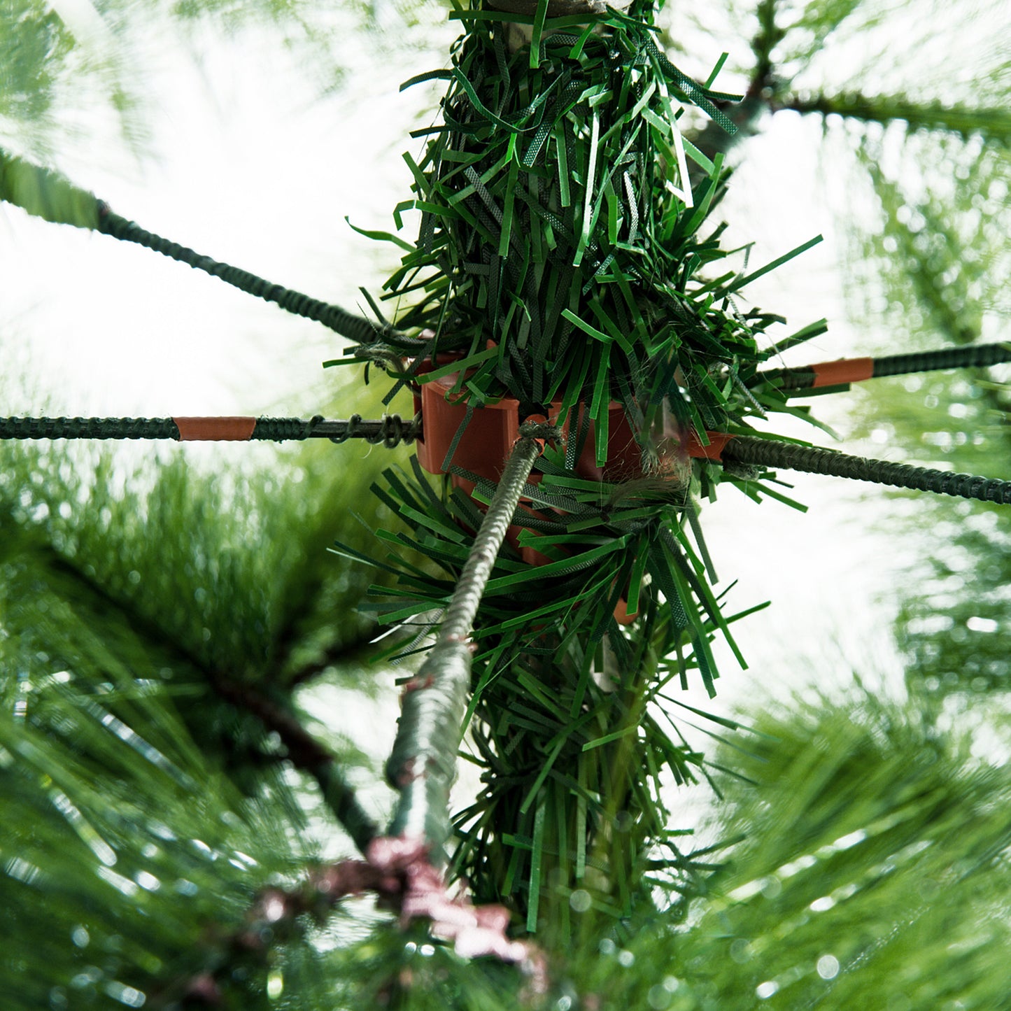 HOMCOM Künstlicher Weihnachtsbaum 210 cm künstlich Tannenbaum mit 505 Spitzen Christbaum Weihnachtsdeko inkl. Metallständer für drinnen