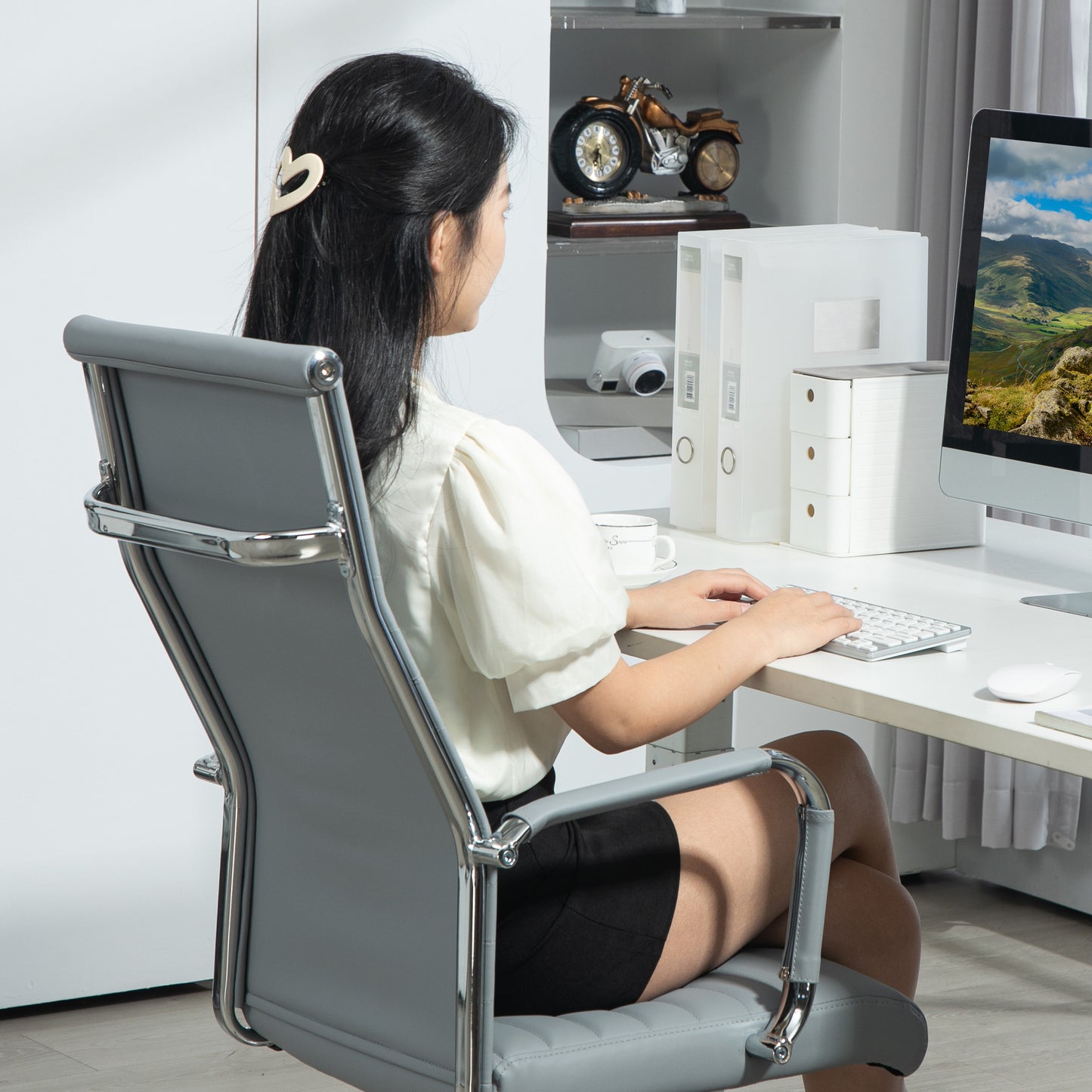 Vinsetto Bürostuhl, Drehstuhl mit Wippfunktion, höhenverstellbar, Kunstleder, bis 120 kg, Hellgrau